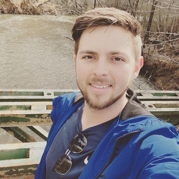 Meet your Posher, Brick&mortar - Picture 1 of 1